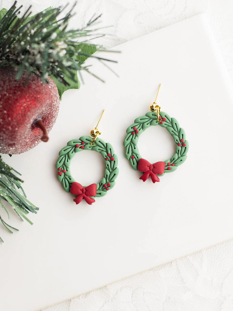 Minimalist Christmas Wreaths