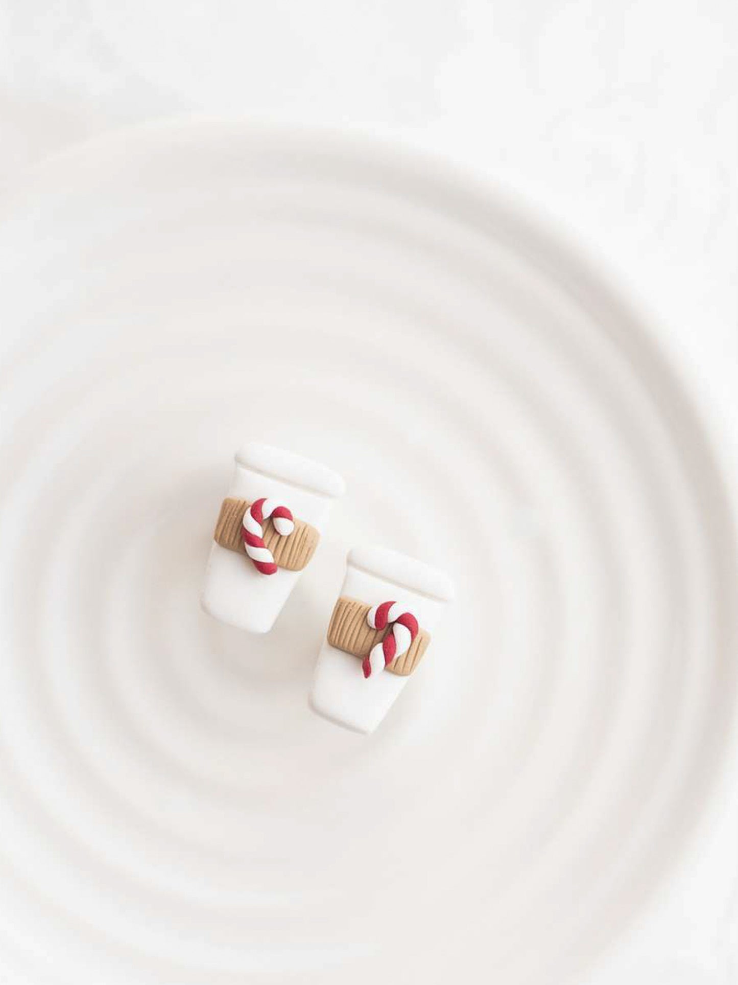 To-Go Peppermint Mocha Latte in White