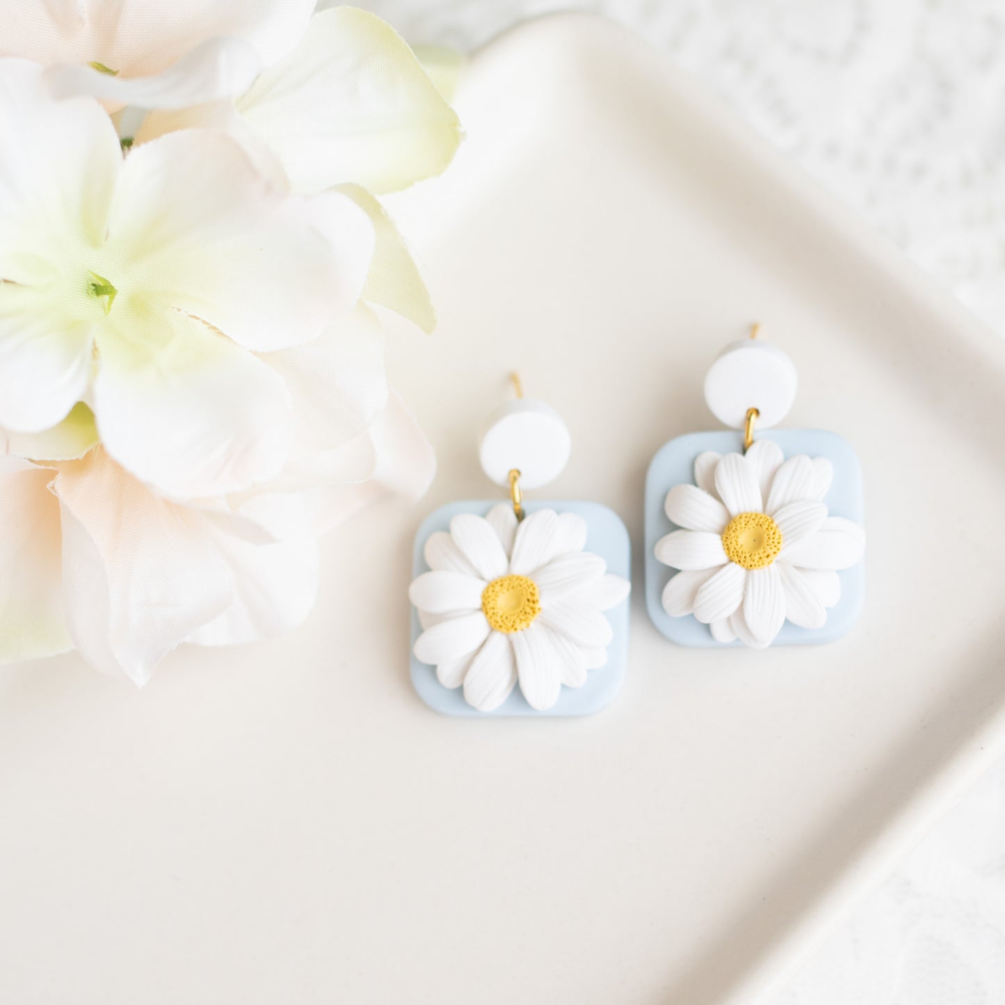 Daisy Dangles