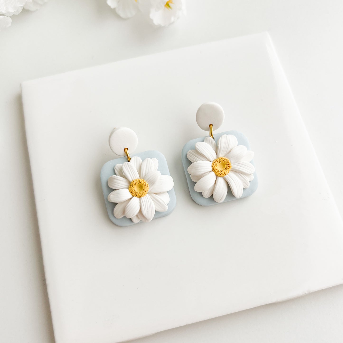 Daisy Dangles