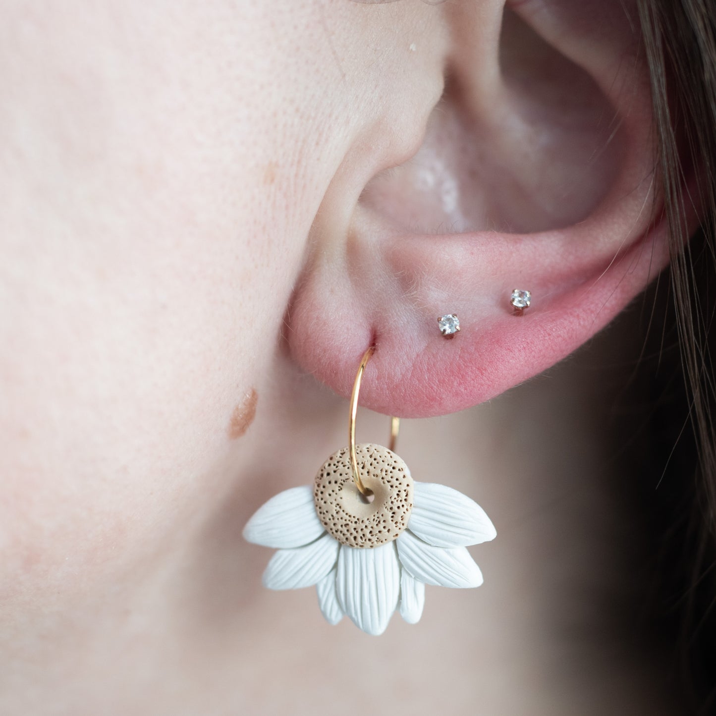 Minimalist Half Daisies