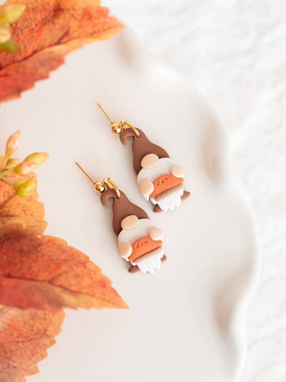 Fall Gnomes with Pie