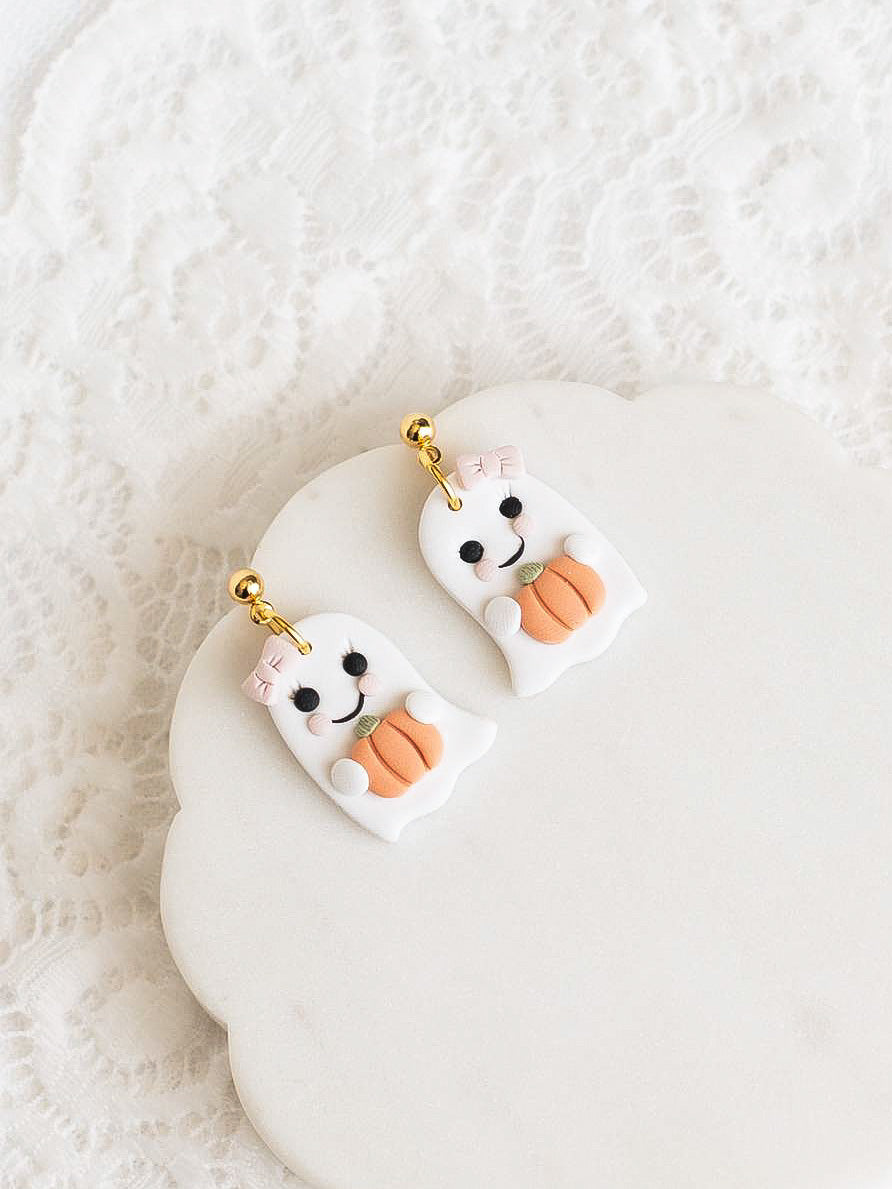 Cute Ghosts with Pumpkin