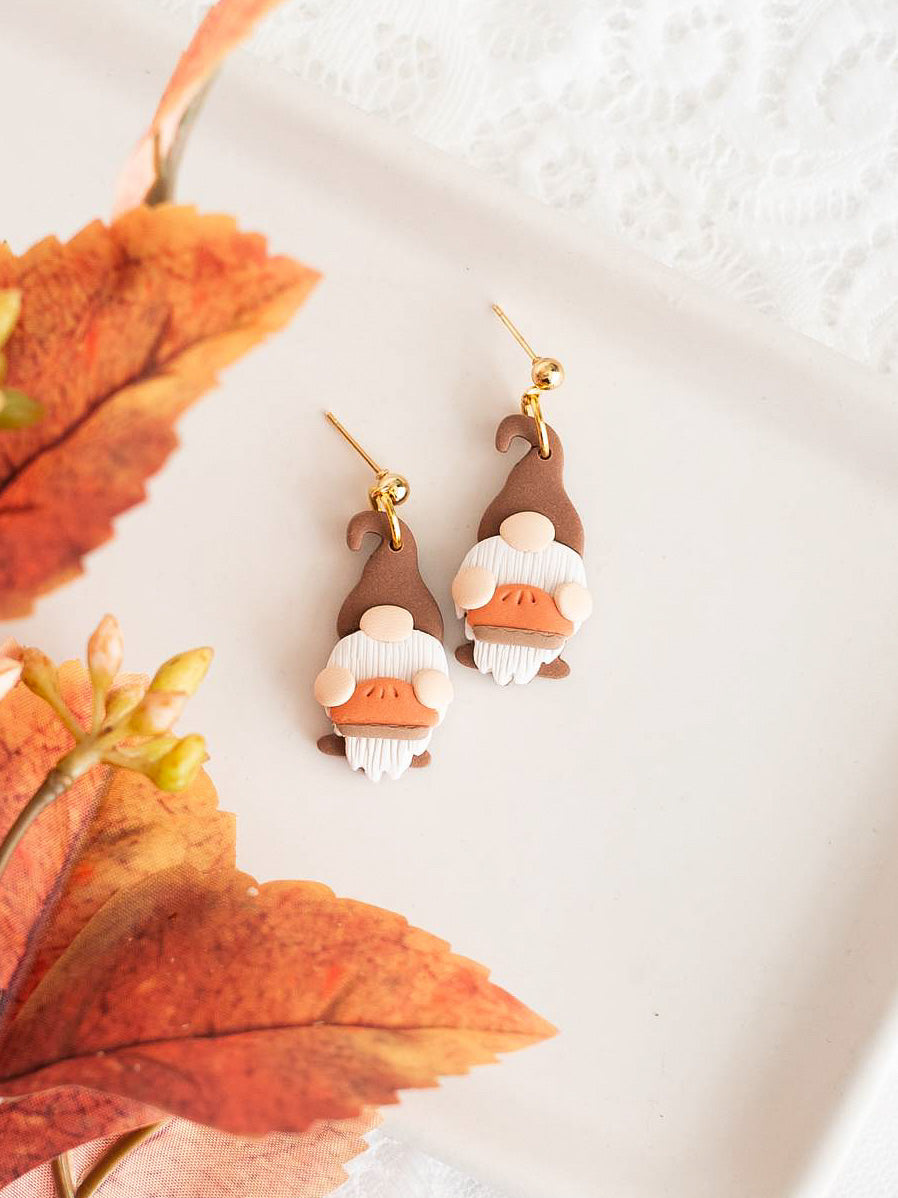 Fall Gnomes with Pie